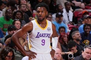 18+3+5！美媒：请给布朗尼一些尊重 为他本场表现打个分吧✍️