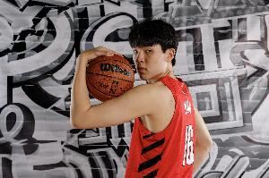 杨瀚森转发利拉德邀请他一起开干动态：Yes sirrrrrrrrrr～～～