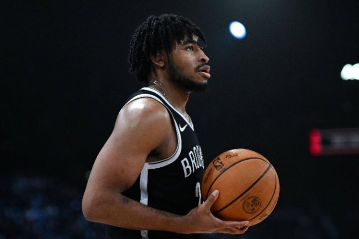 上赛季25场场均24分👀网记：卡梅隆-托马斯仍想要3000万年薪