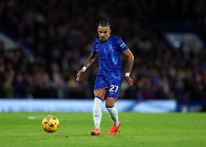 法尔克：拜仁有意切尔西后卫古斯托和维加，但需先出售球员