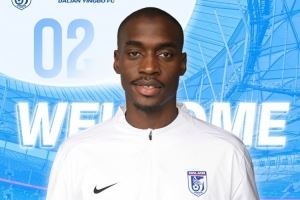 记者：马马杜再次受伤至少休养3-4周，英博是否要补充中卫？