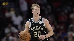 三分命中率42.7%！雄鹿GM：续约AJ-格林将是我们的头等大事