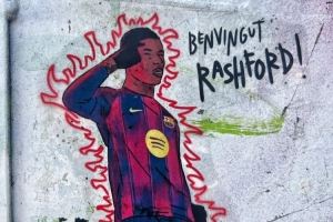 加盟倒计时！拉什福德身穿巴萨19号球衣的壁画出现在巴塞罗那街头