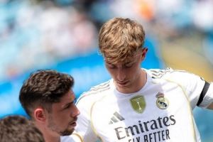 怀森社媒晒与巴尔韦德合照：生日快乐🧡🥳