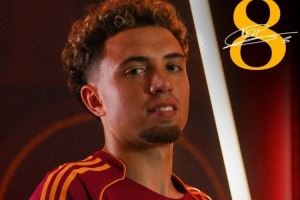 艾纳维：我选择8号球衣因为偶像是伊涅斯塔，希望在罗马赢得冠军