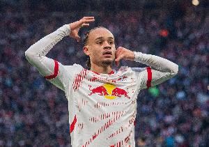 记者：拜仁已加入西蒙斯争夺战，可能使得切尔西的求购变得复杂