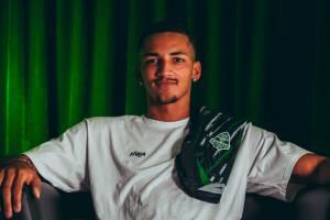 官方：皇马21岁中锋阿尔瓦罗-罗德里格斯转会埃尔切并签约4年