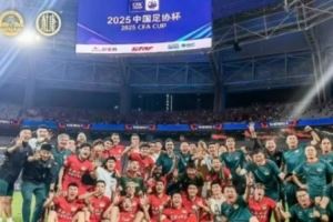 王国明发文庆祝胜利：第二次进足协杯四强，我们的冠军梦🥇