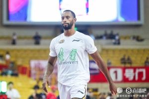 媒体人：山东的报价未达到弗格预期 球队第3第4外援会陆续到位