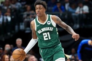 上赛季场均2.9分1.1板！Scotto：雄鹿裁掉24年33号秀泰勒-史密斯