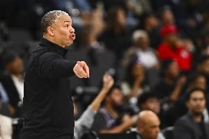 防三分疲软!卢:现在联盟人人都会投三分 一旦过度补防就难了